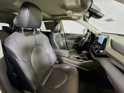 Used 2021 Toyota Highlander Limited image 28