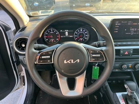 Used 2024 Kia Forte LXS w/ LXS Technology Package FWD image 16
