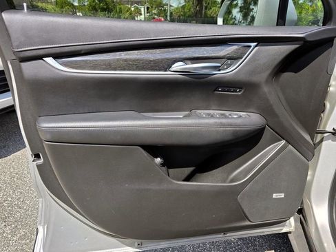 Used 2020 Cadillac XT5 Premium Luxury FWD image 18