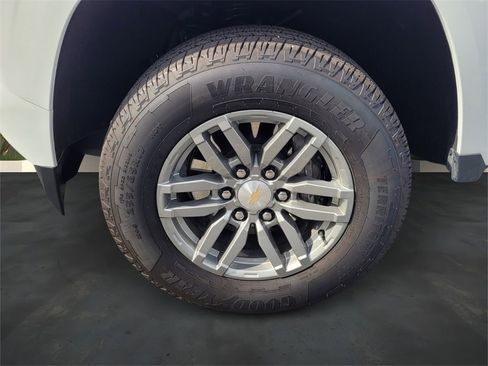 Used 2024 Chevrolet Colorado LT w/ LT Convenience Package image 8