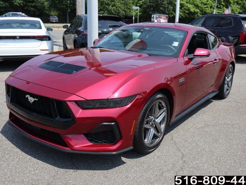 Used 2025 Ford Mustang GT Premium RWD image 9