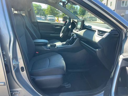 Used 2021 Toyota RAV4 XLE w/ XLE Grade Weather Package AWD/4WD image 32