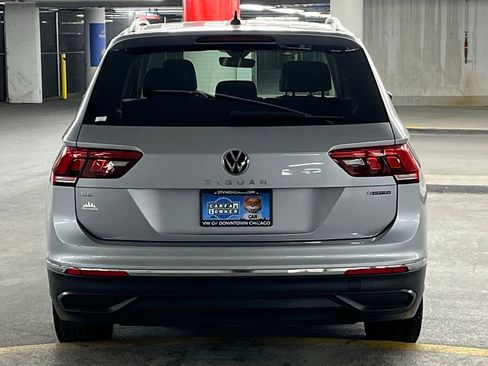 Used 2024 Volkswagen Tiguan SE w/ Panoramic Sunroof Package image 34