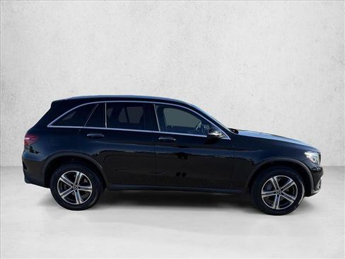 Used 2019 Mercedes-Benz GLC 300 4MATIC image 4