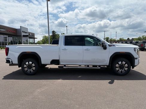Used 2024 GMC Sierra 3500 Denali w/ Denali Reserve Package AWD/4WD image 2