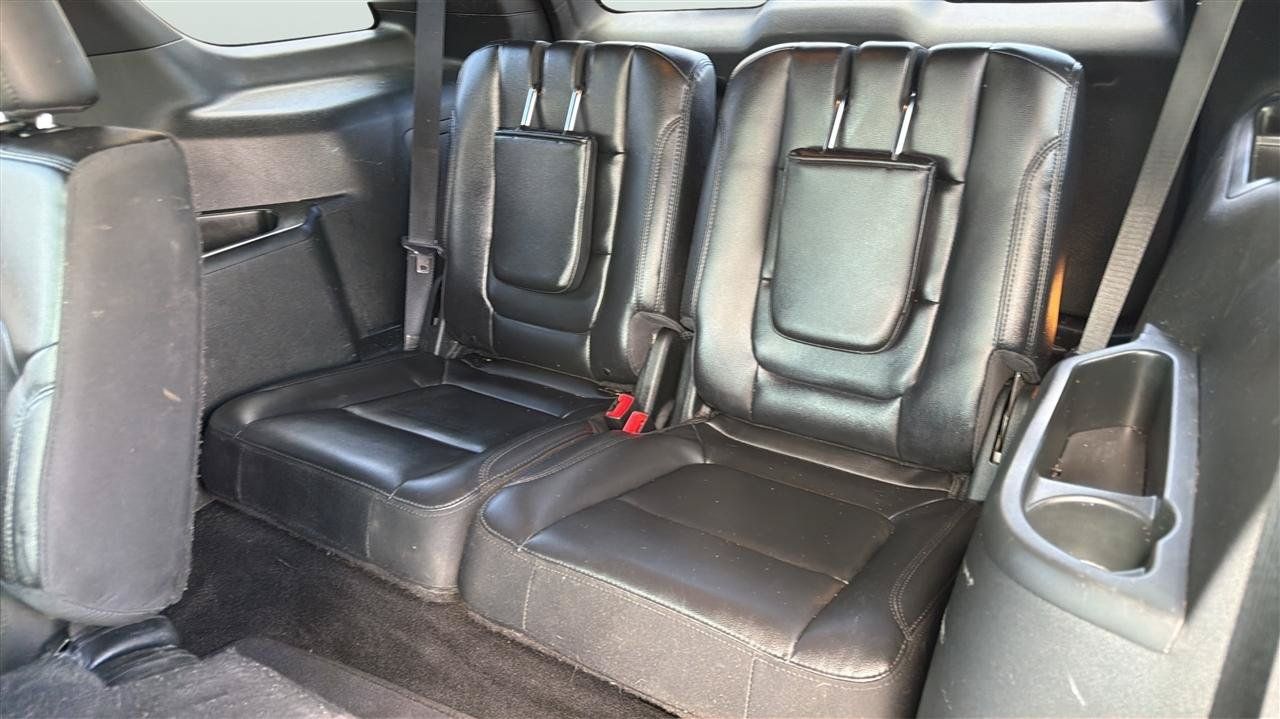 Used 2018 Ford Explorer XLT w/ Equipment Group 202A AWD/4WD image 20
