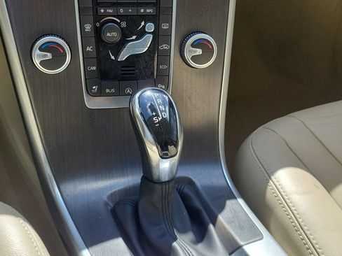 Used 2016 Volvo XC60 T5 Premier w/ Proximity Package FWD image 20