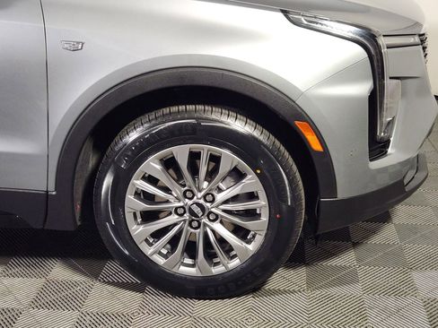 Used 2024 Cadillac XT4 Premium Luxury image 12