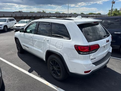 Used 2017 Jeep Grand Cherokee Trailhawk w/ Trailhawk Luxury Group AWD/4WD image 6