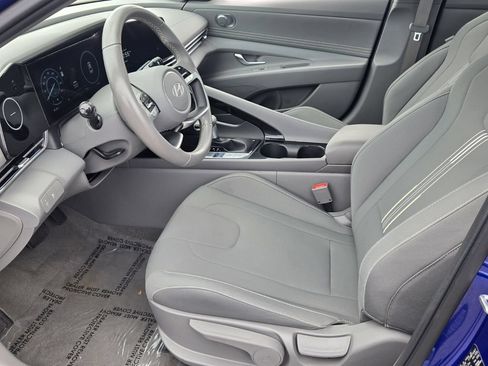 Certified 2025 Hyundai Elantra SEL w/ Cargo Package FWD image 10