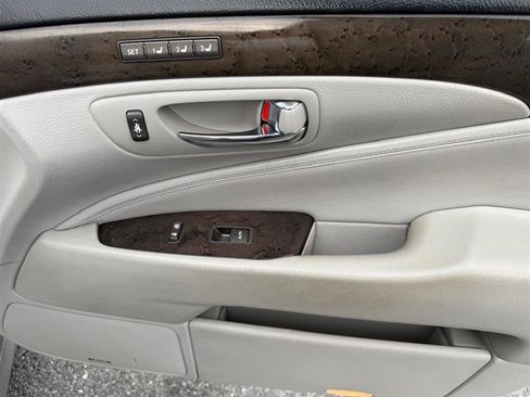 Used 2011 Lexus LS 460 AWD image 16