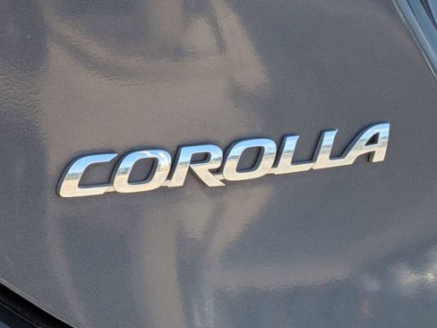Used 2018 Toyota Corolla LE FWD image 11