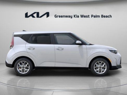 New 2025 Kia Soul LX image 9