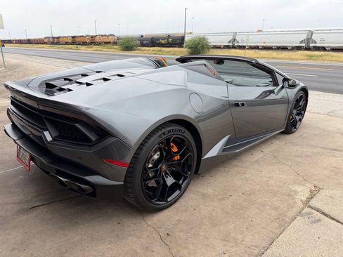 Used 2019 Lamborghini Huracan LP 580-2 image 25