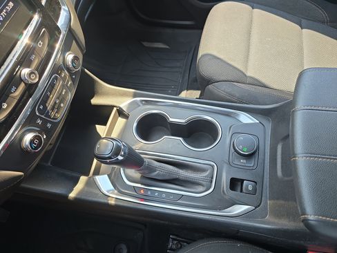 Used 2020 Chevrolet Traverse LT w/ LPO, Floor Liner Package AWD/4WD image 24