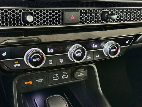 Used 2022 Honda Civic Touring image 18