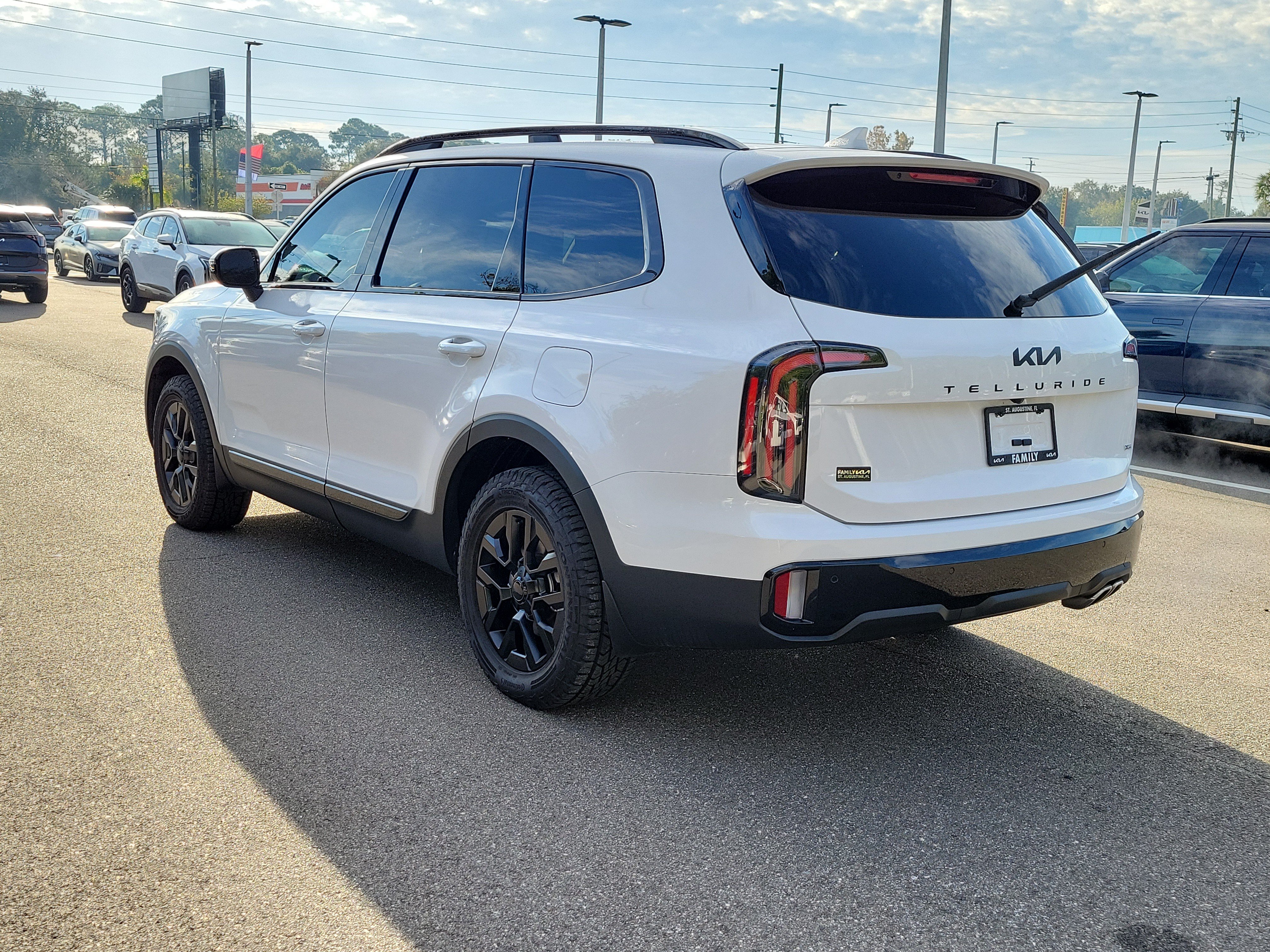 Used 2025 Kia Telluride SX Prestige X-Pro AWD/4WD image 3