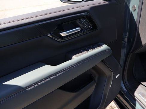 New 2026 GMC Yukon XL AT4 AWD/4WD image 20