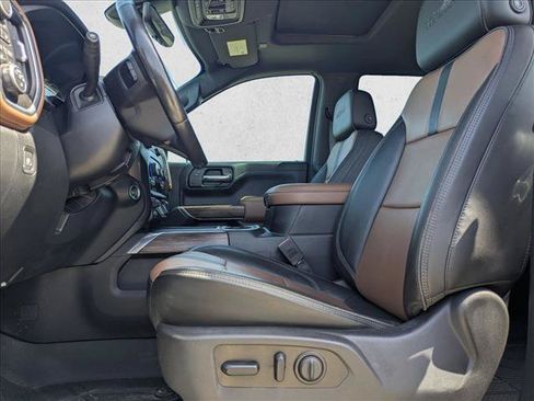 Used 2019 Chevrolet Silverado 1500 High Country w/ Technology Package AWD/4WD image 15
