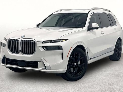 Used 2024 BMW X7 xDrive40i AWD/4WD image 11