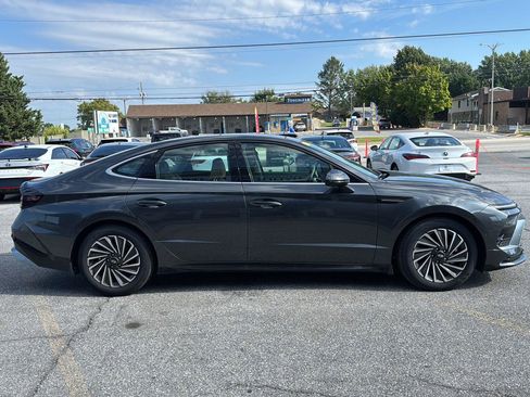 Certified 2025 Hyundai Sonata Limited FWD image 7