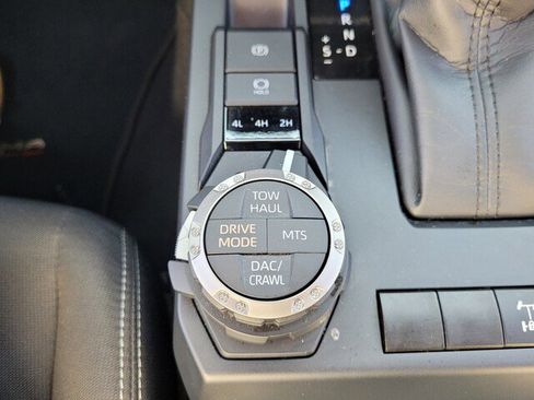 Certified 2025 Toyota Tacoma TRD Off-Road image 19