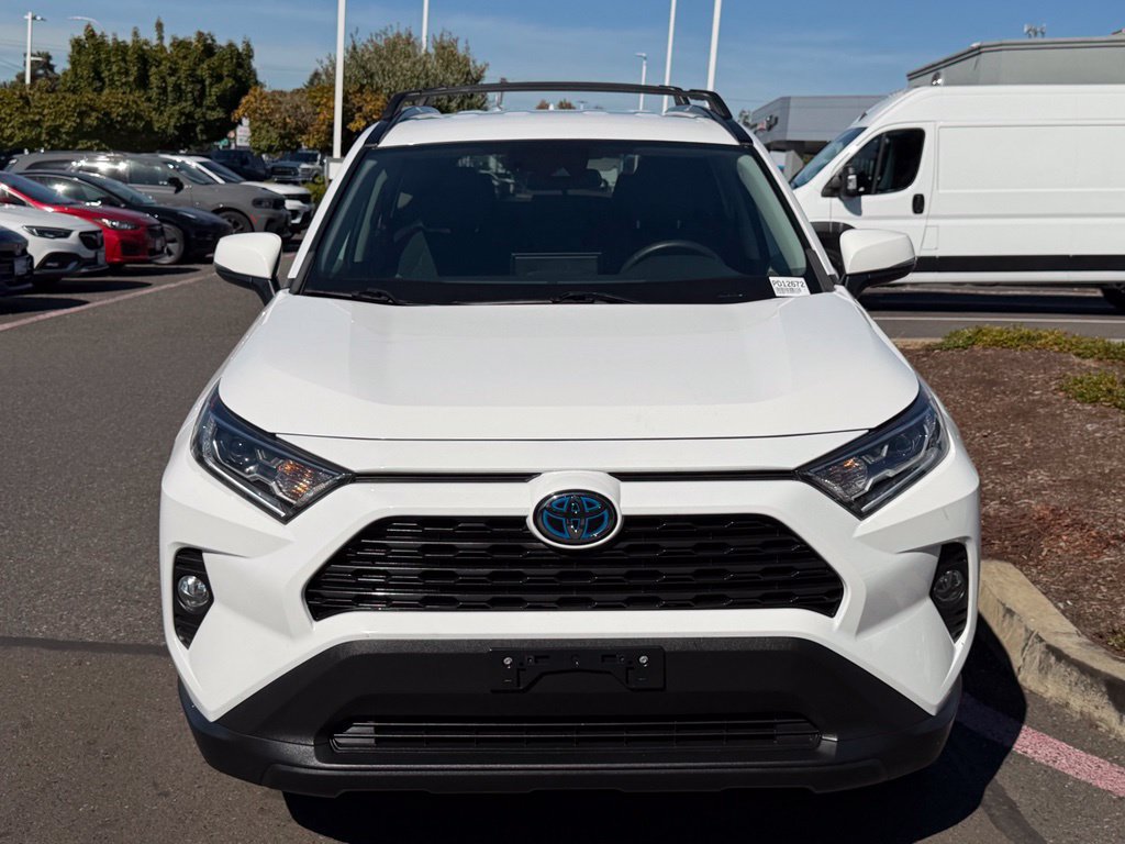 Used 2020 Toyota RAV4 XLE w/ XLE Grade Weather Package AWD/4WD image 3