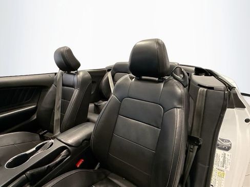 Used 2021 Ford Mustang Premium image 20