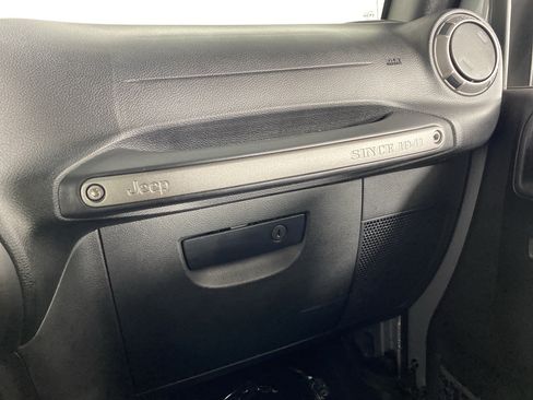 Used 2016 Jeep Wrangler Unlimited Sport AWD/4WD image 26