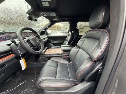New 2025 Lincoln Navigator L Black Label image 15