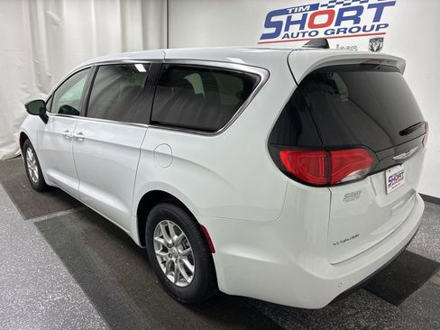 New 2026 Chrysler Voyager LX image 7