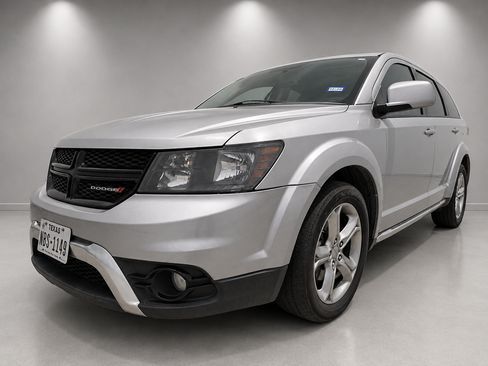 Used 2017 Dodge Journey Crossroad FWD image 1