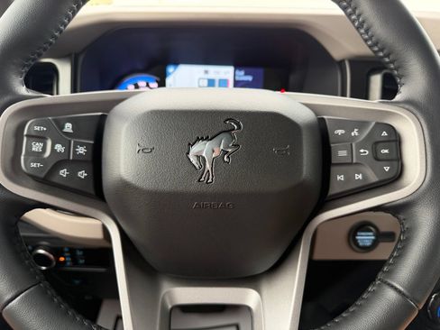 Used 2023 Ford Bronco Wildtrak AWD/4WD image 18