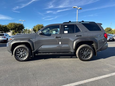 New 2026 Toyota 4Runner SR5 image 7