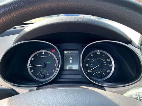 Used 2017 Hyundai Santa Fe Sport FWD image 18