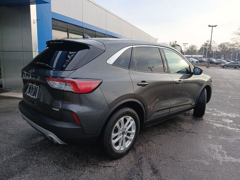 Used 2020 Ford Escape SE image 8