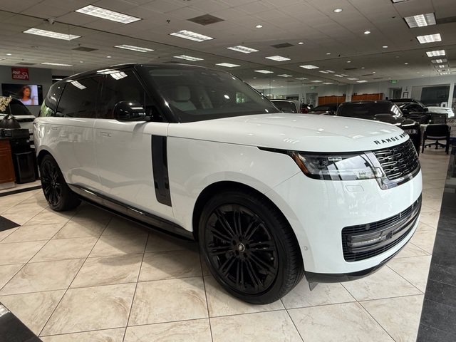 Used 2024 Land Rover Range Rover Long Wheelbase SE AWD/4WD image 3
