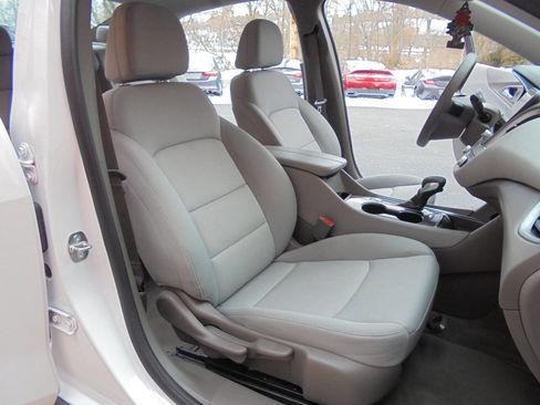 Used 2024 Chevrolet Malibu LT image 9