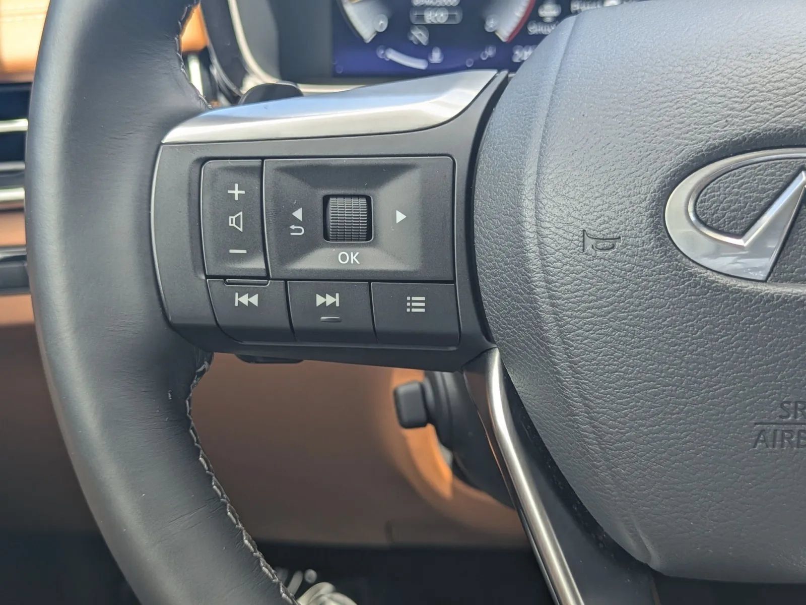 Used 2025 INFINITI QX60 Sensory AWD/4WD image 22