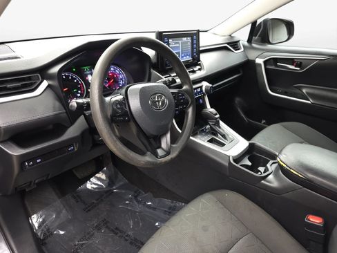 Used 2021 Toyota RAV4 XLE w/ Convenience Package FWD image 13