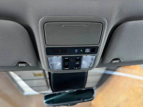 Used 2024 Honda Odyssey Touring image 39