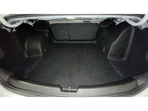Used 2021 Chevrolet Malibu LT FWD image 16