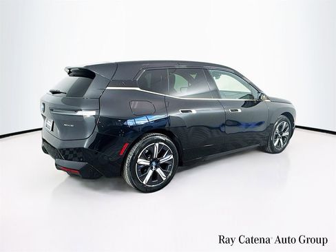 Used 2023 BMW iX xDrive50 w/ Sport Package AWD/4WD image 8