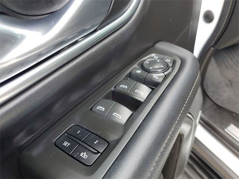 Used 2022 GMC Yukon SLT w/ SLT Premium Package image 76