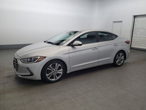Used 2018 Hyundai Elantra Limited FWD image 2