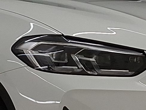 Certified 2023 BMW X4 xDrive30i w/ Convenience Package image 8