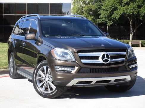 Used 2015 Mercedes-Benz GL 320 BlueTEC 4MATIC image 1