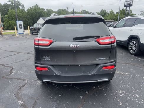 Used 2018 Jeep Cherokee Limited AWD/4WD image 4