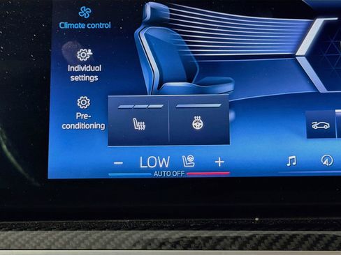 Certified 2024 BMW X7 M60i AWD/4WD image 21