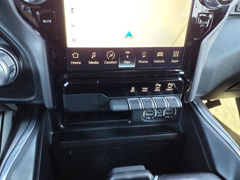 Used 2023 RAM 1500 Laramie AWD/4WD image 35